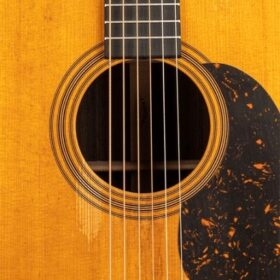 Martin D-28 STREET LEGEND