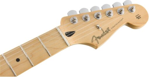 Fender Player Stratocaster®, Maple Fingerboard, Black