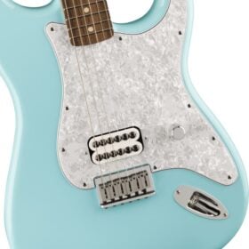 Fender Tom Delonge Stratocaster Daphne Blue RW