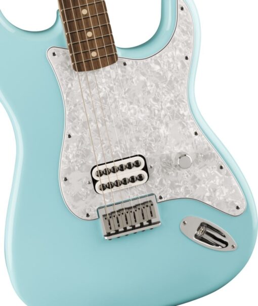 Fender Tom Delonge Stratocaster Daphne Blue RW