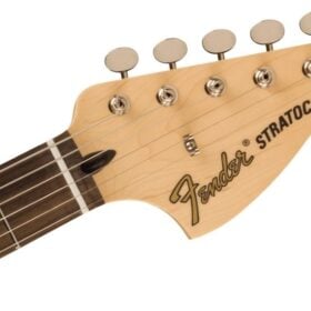 Fender Tom Delonge Stratocaster Daphne Blue RW