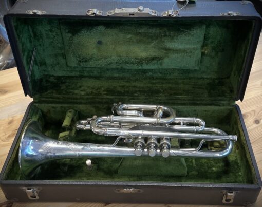 Three Star met gold wash beker