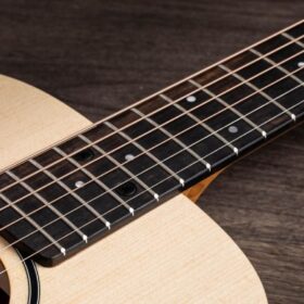 Taylor BT-1E Travel gitaar