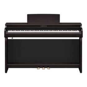Yamaha CLP-825B