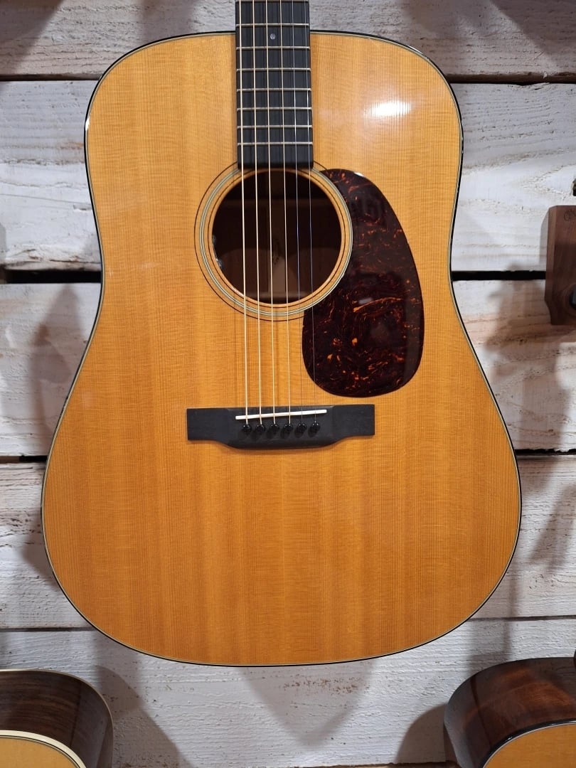 Martin D-18e 2015