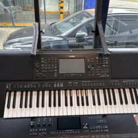 Yamaha PSR-SX700